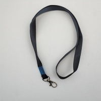 Шнур для бейджа 1,5см с метал.карабином (черный)