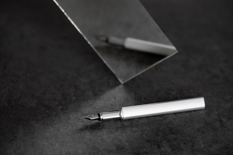 Перьевая ручка PININFARINA PF One SILVER