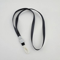 Шнур для бейджа 1см с пластик.карабином (черный)